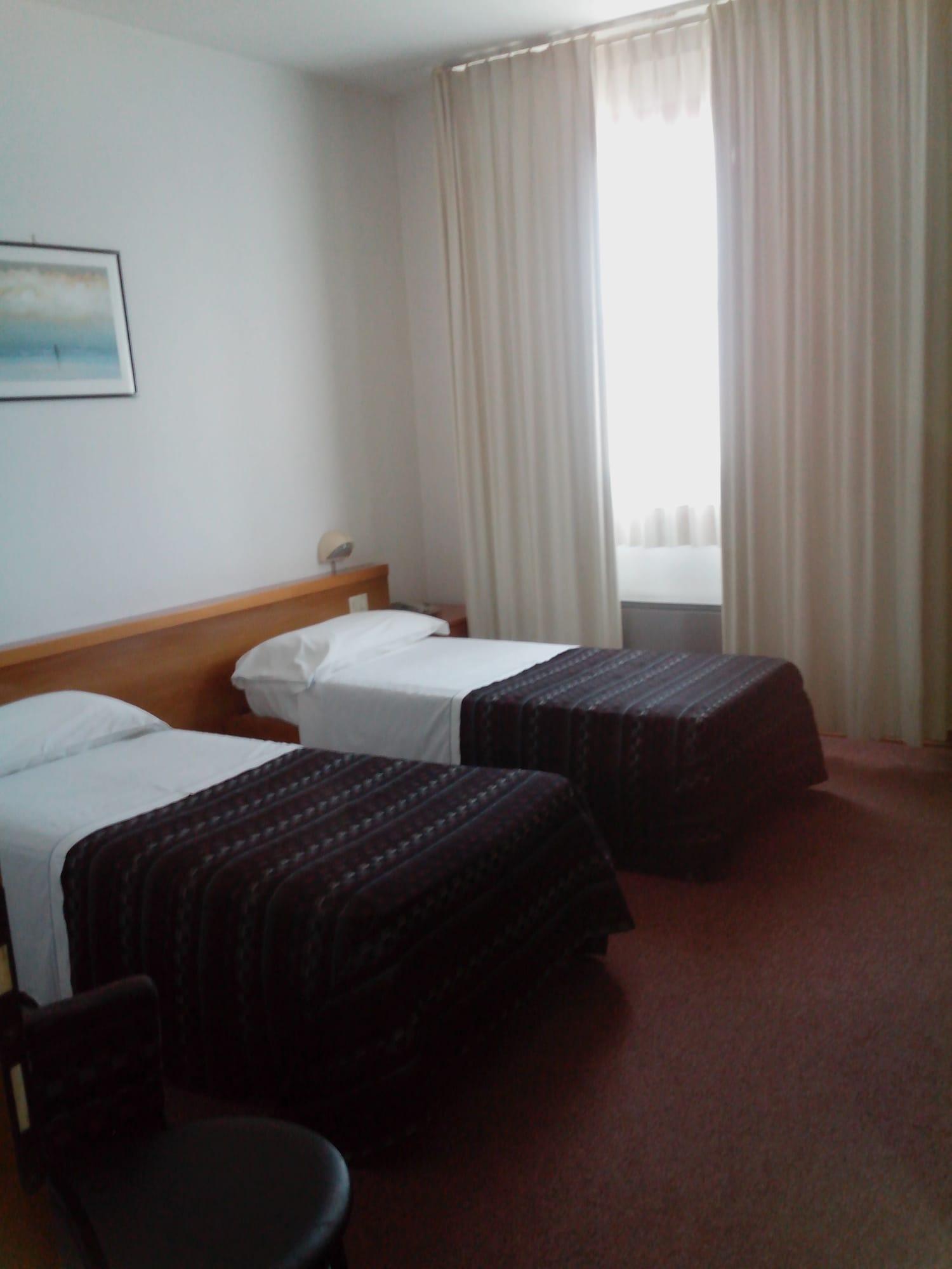 Hotel Niki Tribiano Kültér fotó