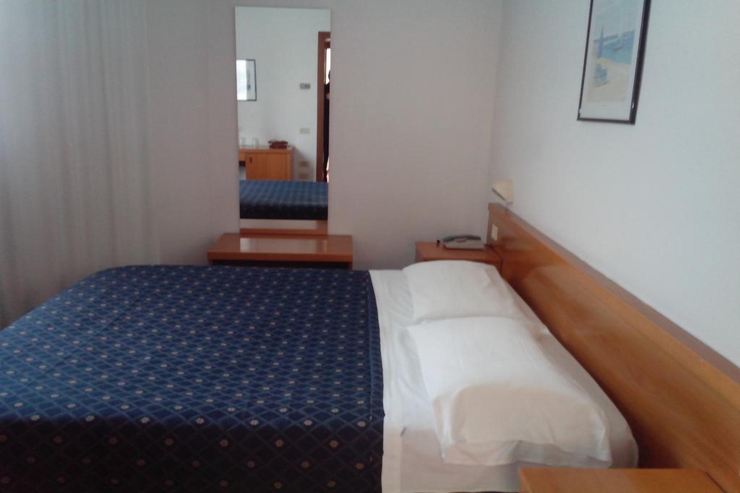 Hotel Niki Tribiano Kültér fotó