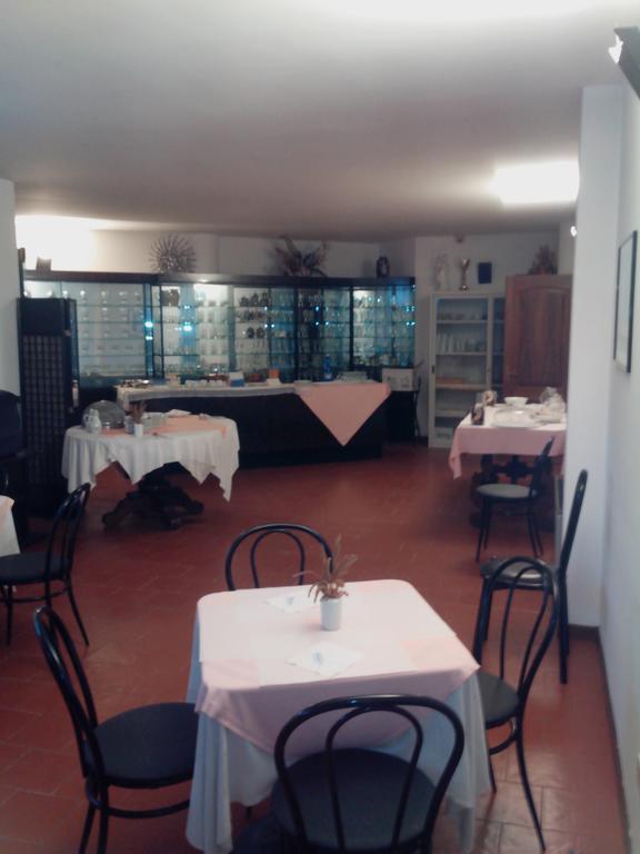 Hotel Niki Tribiano Kültér fotó