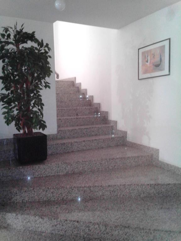 Hotel Niki Tribiano Kültér fotó